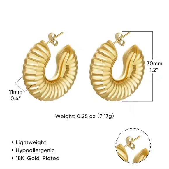 NWT Gold Tone Moon Shaped Hoop Earrings 5/$25 - Picture 2 of 6